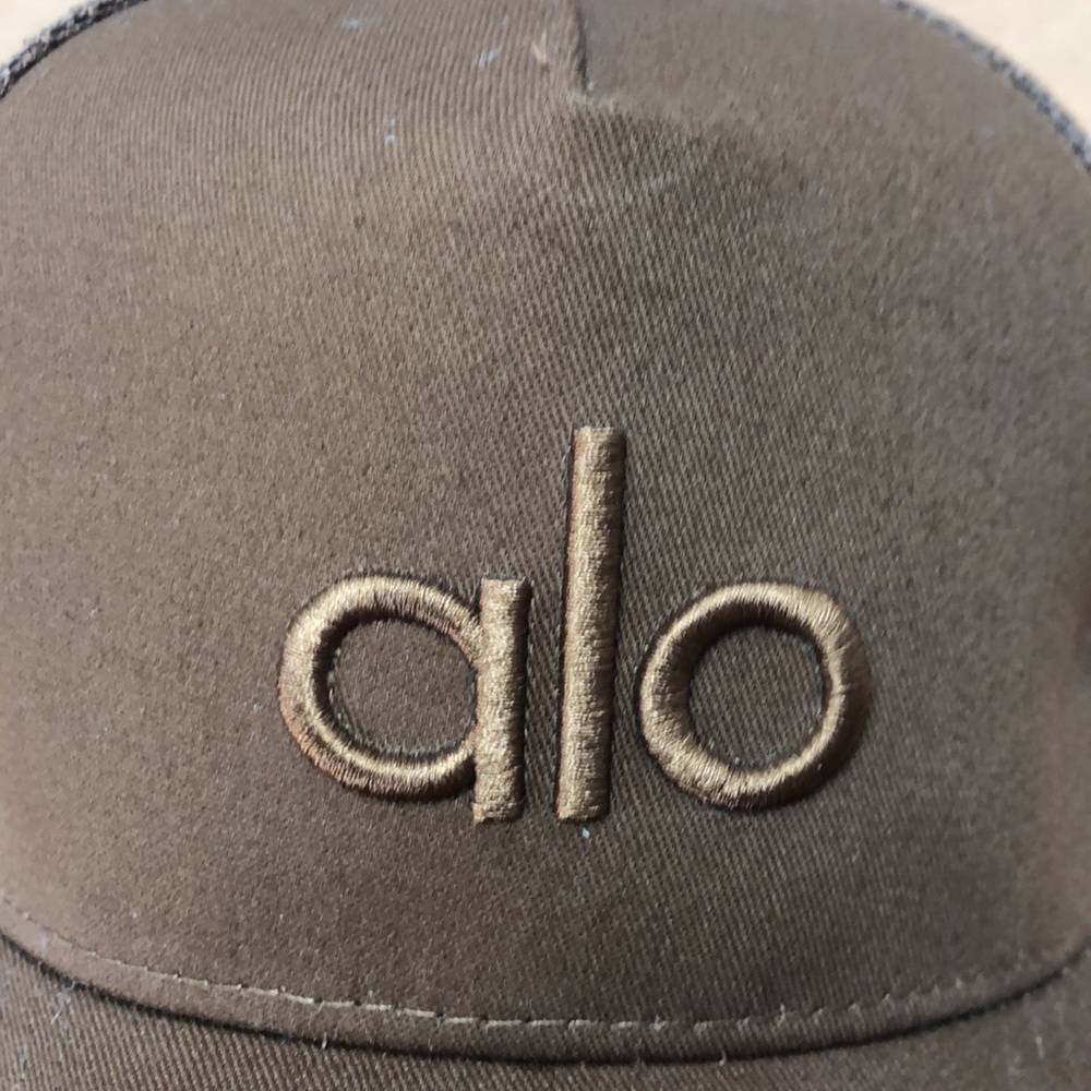 🔥 NWT ALO Yoga Casual District Trucker Hat - Picture 6 of 7